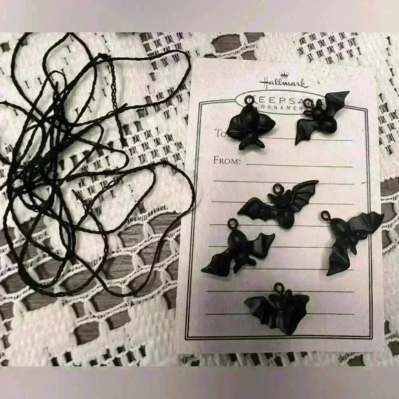 Hallmark Keepsake NEW 2003 Halloween “The Acrobats” set of 6 bat ornaments - Picture 4 of 5